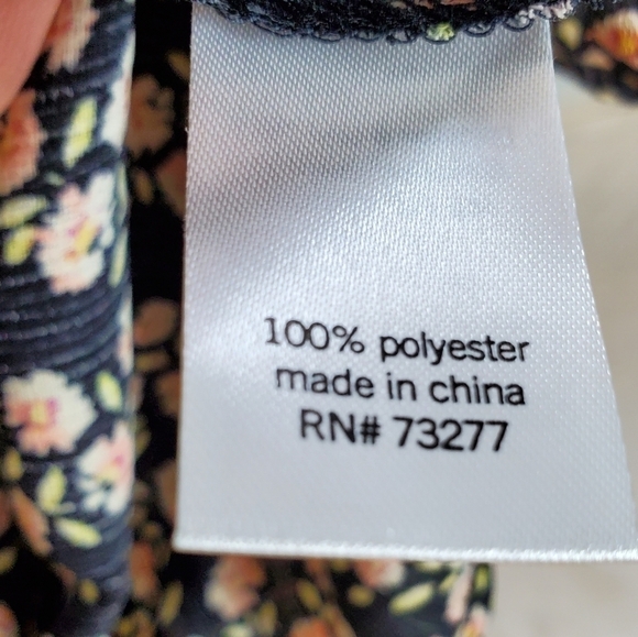 BLACK Floral Sleeveless Top Size Large By So Nwt - Picture 3 of 9